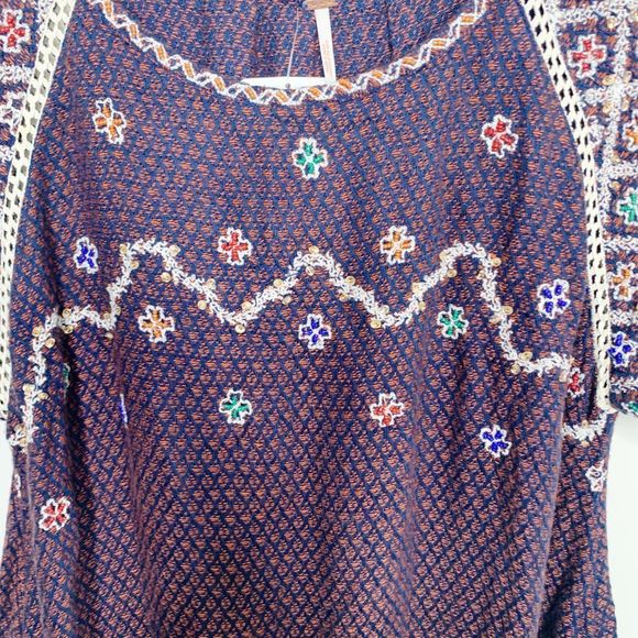 Free People In The Clouds Embroidered Burgundy Flare Oversized Top Size XS NWT - Picture 4 of 8